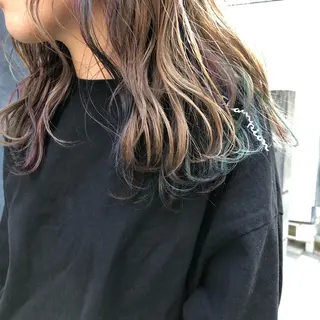 カラー ニシオカ タクヤのヘアスタイル