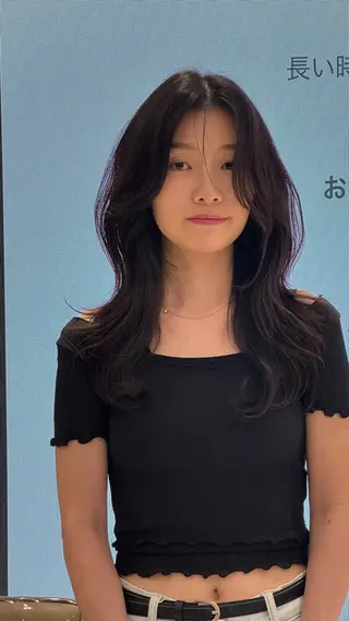 セミロング SOAR所属・ノンダメージカラー 巻き髪パーマ長浜千紘のヘアスタイル
