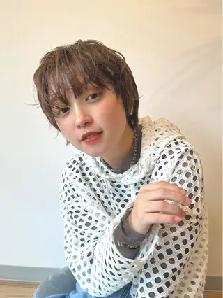 ショート カラー 垢抜け/レイヤー/ ハイトーン/アスナのヘアスタイル