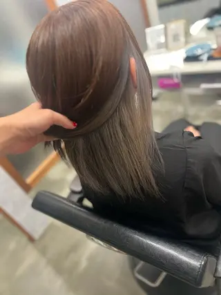 ミディアム カラー Style Tのヘアスタイル