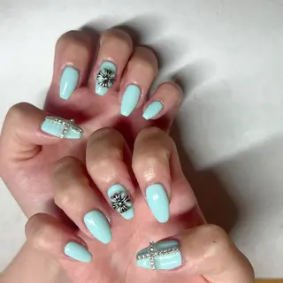 ミディアム 萬城 愛梨のネイルデザイン