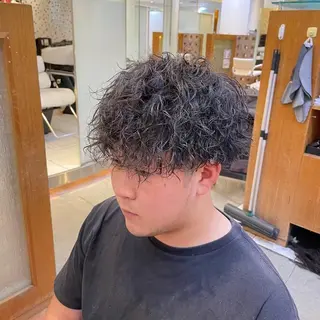 ショート パーマ メンズ 清潔感×束感ヘア🔥 メンズ専門篠原のヘアスタイル