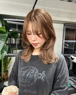 ロング センターパート/ 暖色カラーayuのヘアスタイル