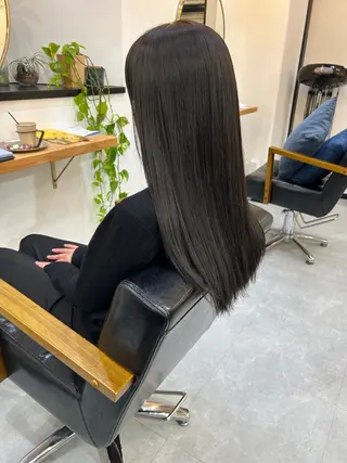ロング カラー CARICIA 白木 由里加のヘアスタイル