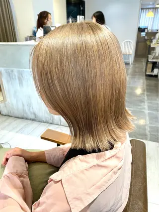ショート ミルクティーベージュ 山本勝志のヘアスタイル