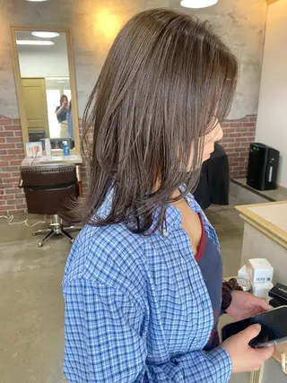 セミロング カラー tocolaso 柏所属・根本 瑠実のヘアスタイル