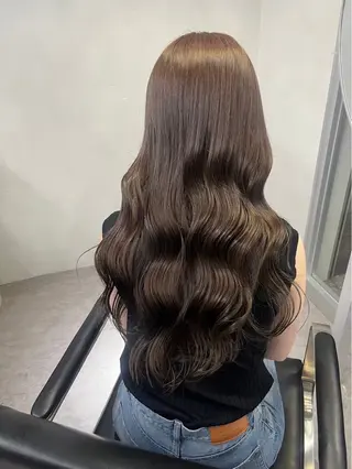 カラー よしもと ひなのヘアスタイル