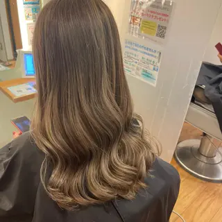 ロング カラー 茅ヶ崎/ハイトーン /レイヤーカットのヘアスタイル