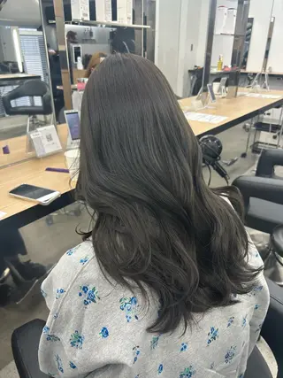 ロング カラー YUKA💜淡色 ラベンダー/ベージュのヘアスタイル