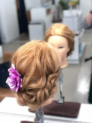 セミロング ヘアアレンジ laera 佐藤のヘアスタイル