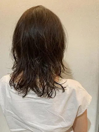ミディアム カラー 船津 佳奈美のヘアスタイル