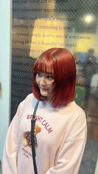 ミディアム まみ/暖色カラー /デザインカラーのヘアスタイル