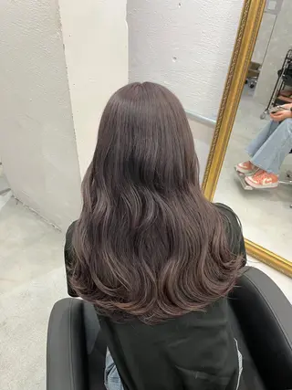ロング カラー REAL【レアル】所属・グレージュ/透け感 カラー/透明感カラーのヘアスタイル