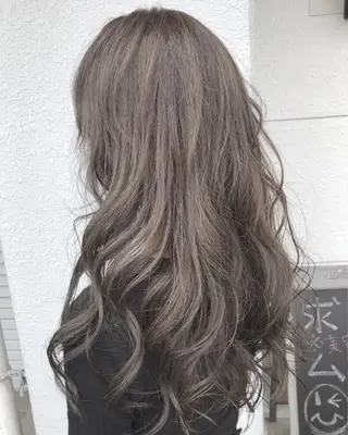 ロング カラー レイヤーカット匠 イソザキノリユキのヘアスタイル