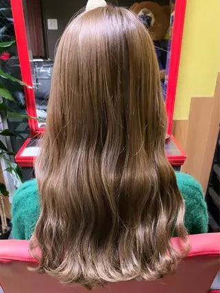 ロング カラー デザインカラー🏝️ 須賀汐音のヘアスタイル