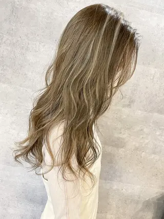 ロング 'oli所属・難波'oli【オリ】 美容室のヘアスタイル
