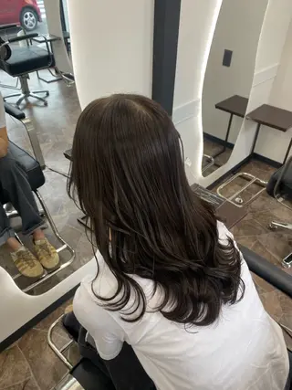 セミロング LOA所属・石田 晴香のヘアスタイル