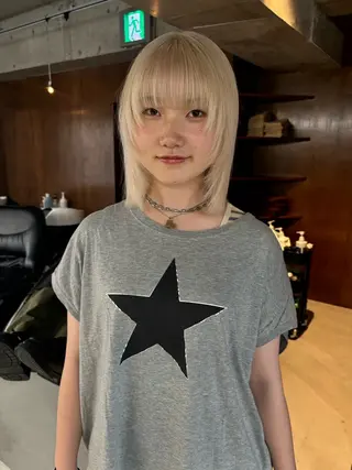 ショート カラー wewe: momoeのヘアスタイル