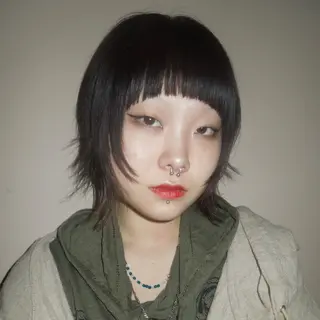 ミディアム タマキ/似合わせ カット/Wカラーのヘアスタイル