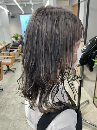 セミロング SAEKI【ior 】北千住店ブリーチのヘアスタイル