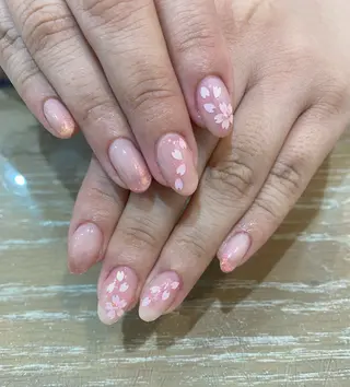 ネイル 藤井 里緒奈のネイルデザイン