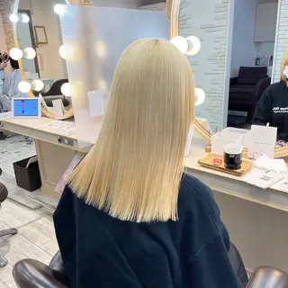 セミロング カラー KEEN.渋沢/ 横溝小夏のヘアスタイル