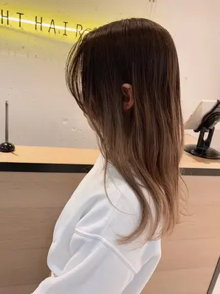 セミロング カラー Fuuu《フゥ》所属・シノザキ シンゴのヘアスタイル