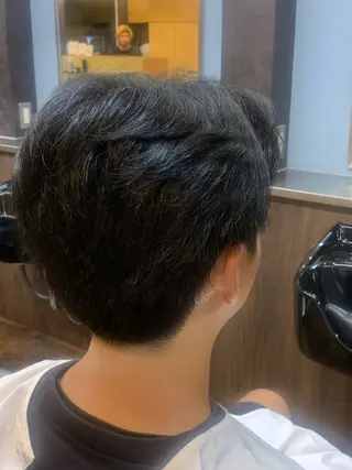 ミディアム メンズ 松岡 輝のヘアスタイル