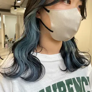 セミロング 切りっぱなしボブイヤ リングカラー清水隆央のヘアスタイル