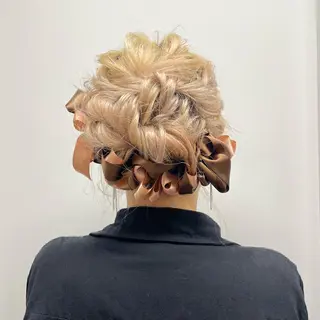 ミディアム ハイトーン🦄ネイル 💞のぶちのネイルデザイン