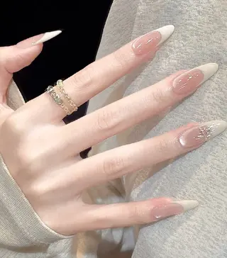 ネイル Miu Miu 🎀 Nailのネイルデザイン