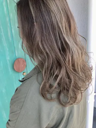 セミロング カラー レイヤーカット匠 イソザキノリユキのヘアスタイル