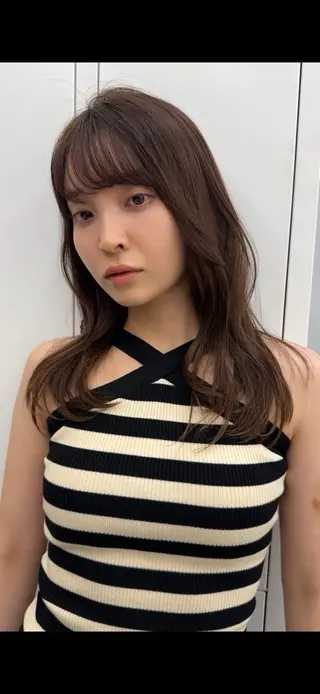 ミディアム アサト チヨノのヘアスタイル