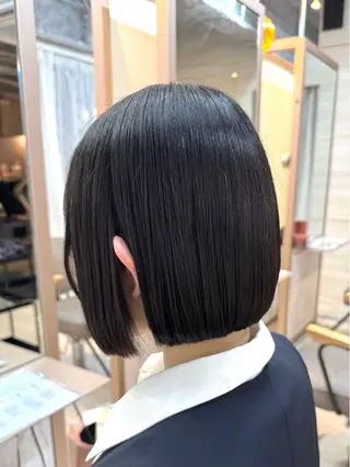 ショート 🩶mana🩶艶髪 /カラーオンカラーのヘアスタイル