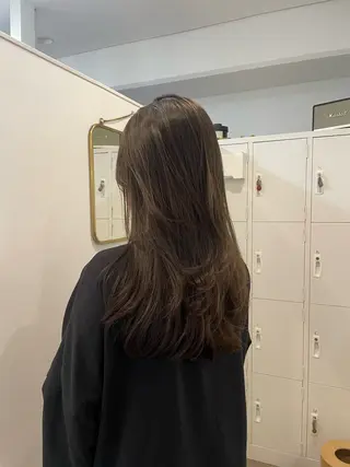ロング カラー サクライ オトカのヘアスタイル