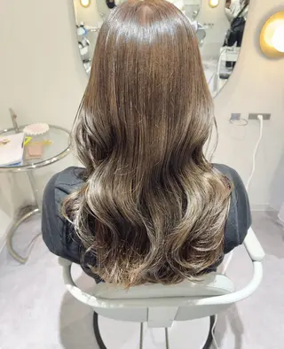 カラー 髙井 麻帆のヘアスタイル