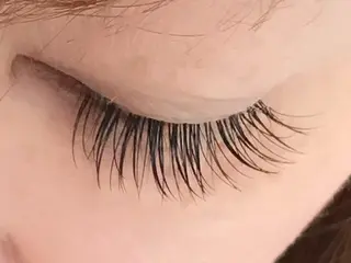 マツエク・マツパ 岡田詩織 MODE Ks松原店のヘアスタイル