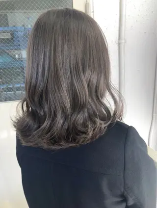 ミディアム roka ノゾミのヘアスタイル