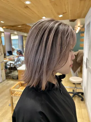 ショート カラー kawabe maikoのヘアスタイル