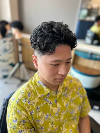 ショート パーマ メンズ THEBARBER TEN所属・伊禮 海凪のヘアスタイル