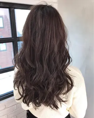 ミディアム TOMOYAレイヤー ブリーチ縮毛矯正のヘアスタイル