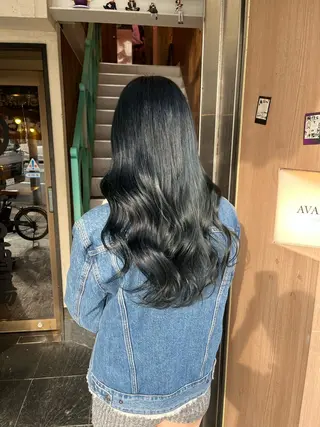 ロング 【ブロンド】【ベージ ュ系】TAKUMAのヘアスタイル