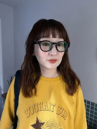 セミロング 岡田 知佳のヘアスタイル