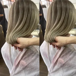 ミディアム カラー ヒカ/外国人風 デザインカラーのヘアスタイル