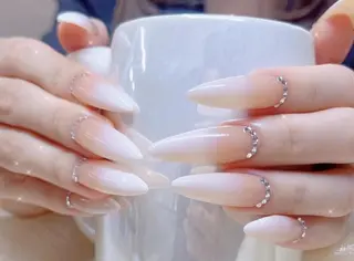 ネイル 🎀彩羽チップ 長さだし専門🎀のネイルデザイン