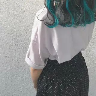 セミロング カラー インナーカラー/天神 ブリーチ/吉田のヘアスタイル