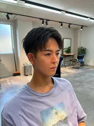 メンズ フェザーパーマ/韓国 /メンズカット保立のヘアスタイル