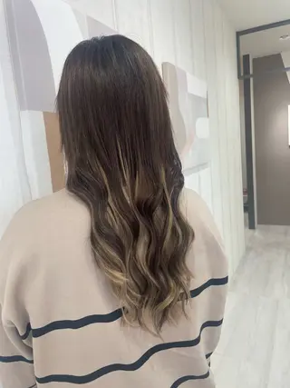 ロング EARTH富山婦中店 2026新卒20万〜のヘアスタイル