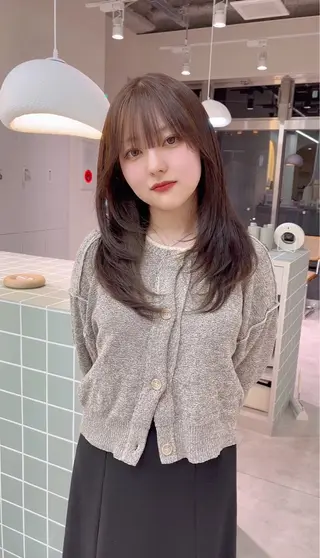 セミロング 梅林 都羽のヘアスタイル