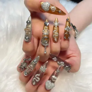 ネイル ゴテゴテ💙ワンホン リオナのネイルデザイン